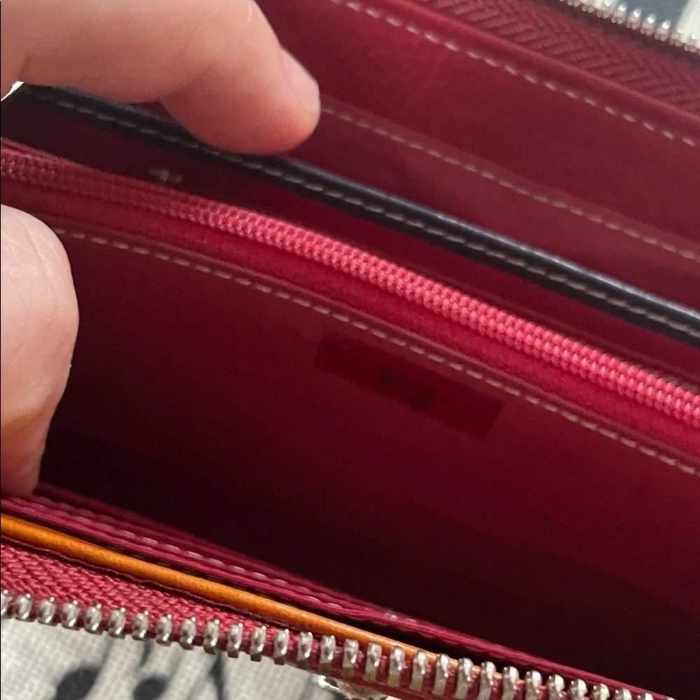 Valentina Red, Cognac and Black Zip Round Closure Change Zip Wallet